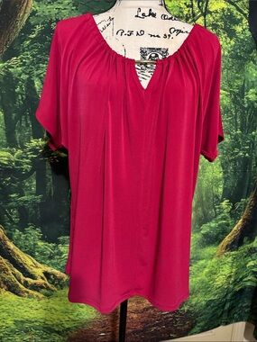 Jaclyn Smith Raspberry Short Sleeve Blouse